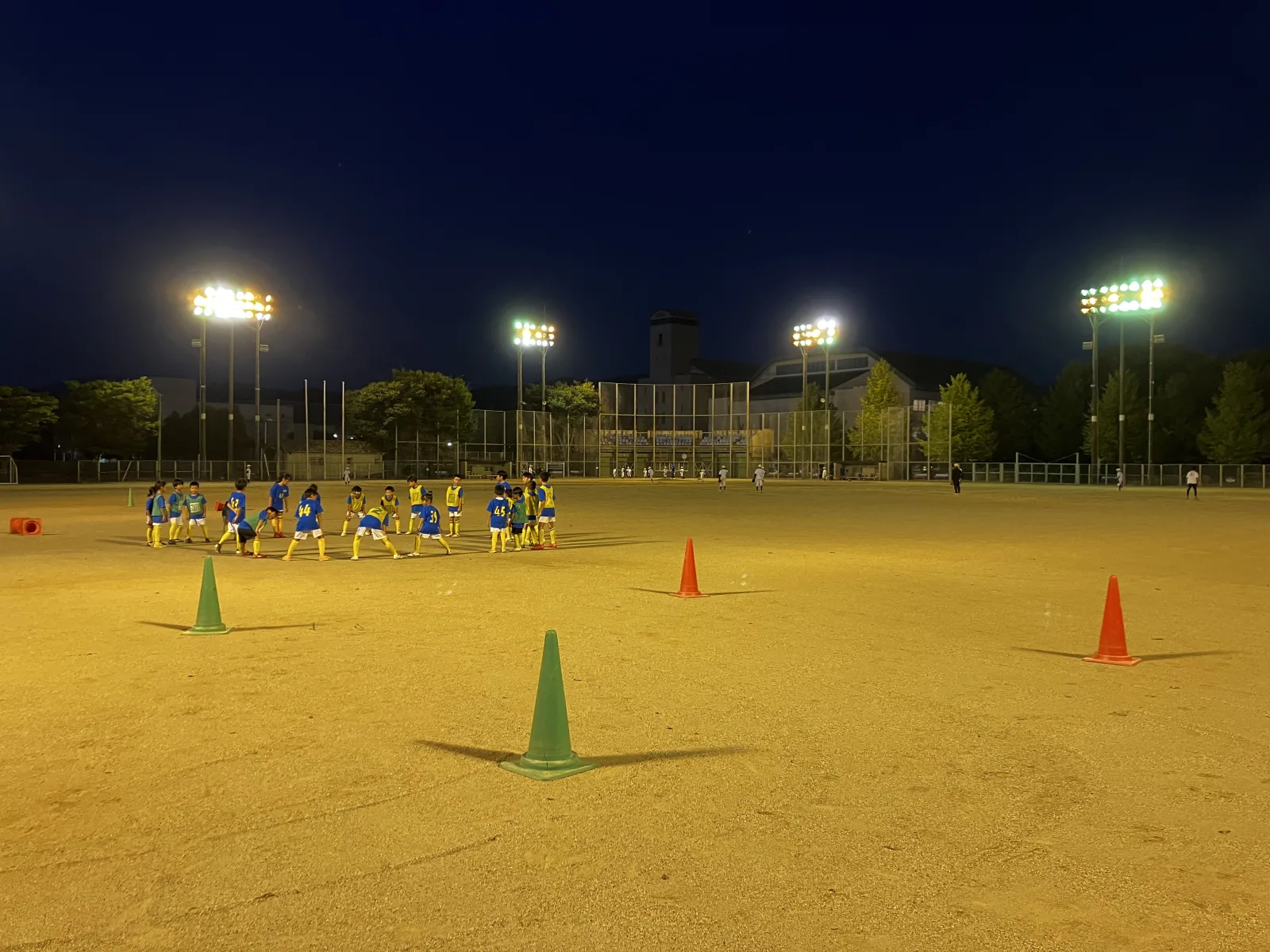 朝倉球場 夜間練習風景